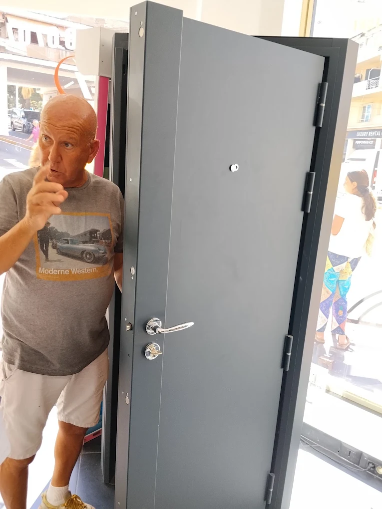 Ouverture de porte Cannes